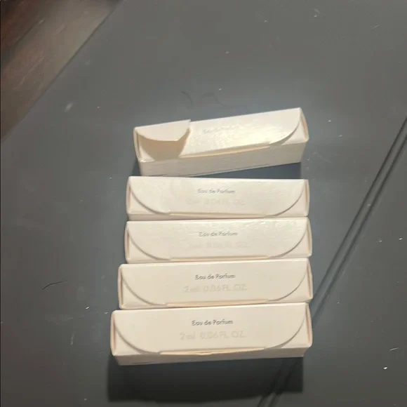 Louis Vuitton samples - Picture 2 of 2